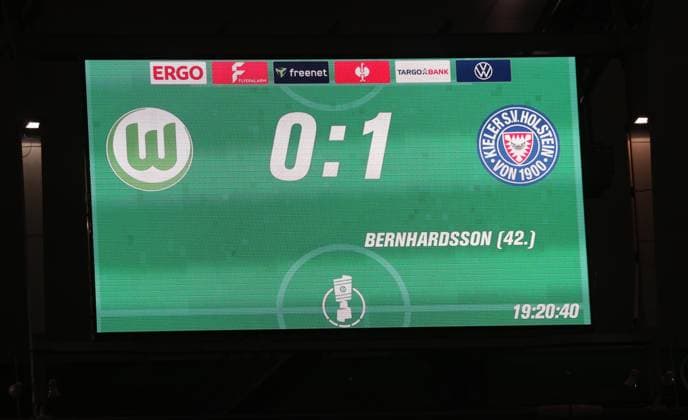 Half-time football, Season 2025 2026, Men, Men, DFB Cup, 2nd main round, Volkswagenarena Wolfsburg, VfL Wolfsburg vs Holstein Kiel DFL REGULATIONS PROHIBIT ANY USE OF PHOTOGRAPHS AS IMAGE SEQUENCES AND OR QUASI VIDEO