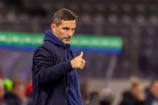 Berlin, Germany October 28, 2025 DFB Pokal 2025 2026 Hertha BSC Berlin vs SV Elversberg In the picture coach Stefan Leitl Hertha gesticulates on the pitch DFB regulations prohibit any use of photographs as image sequences and or quasi video Olympiastadion Berlin Copyright: xFotostandx xSchäferx