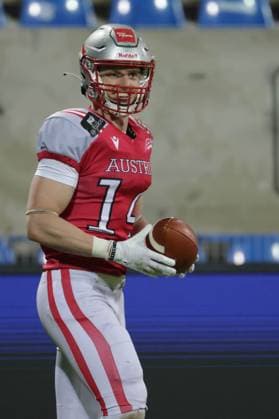 AMERICAN FOOTBALL - IFAF EC, AUT vs FIN KREFELD,GERMANY,28.OCT.25 - AMERICAN FOOTBALL - IFAF European Championship, EM, Europameisterschaft gold medal game, final, Austria vs Finland. Image shows the rejoicing of Yannick Mayr (AUT).  GEPAxpictures xDavidxBitzan