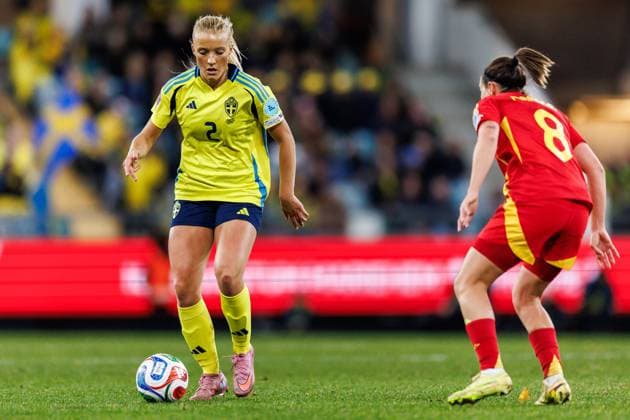 251028 Smilla Holmberg of Sweden and Mariona Caldentey of Spain during the Women s Nations League semifinal between Sweden and Spain on October 28, 2025 in Gothenburg Photo Michael Erichsen BILDBYRAN COP 89 MI0896 fotboll football soccer fotball nations league uefa womens nations league semifinal semifinals sverige sweden spanien spain dam bbeng  Copyright: MICHAELxERICHSEN BB251028MI030