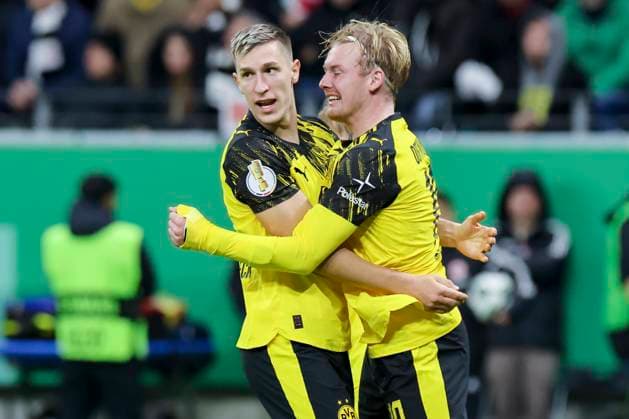 Julian Brandt (Borussia Dortmund) bejubelt seinen Treffer zum 1:1 mit Nico Schlotterbeck (Borussia Dortmund), DFB-Pokal, Eintracht Frankfurt v Borussia Dortmund, Deutsche Bank Park am 28. October 2025 in Frankfurt, Deutschland. (Foto von Marco Steinbrenner DeFodi Images) Julian Brandt (Borussia Dortmund) celebrates after scoring his teams first goal with Nico Schlotterbeck (Borussia Dortmund), DFB-Pokal, Eintracht Frankfurt v Borussia Dortmund, Deutsche Bank Park, October 28, 2025 in Frankfurt, Germany. (Photo by Marco Steinbrenner DeFodi Images) DFB DFL REGULATIONS PROHIBIT ANY USE OF PHOTOGRAPHS AS IMAGE SEQUENCES AND OR QUASI-VIDEO. Julian Brandt Borussia Dortmund celebrates his goal for 1 1 with Nico Schlotterbeck Borussia Dortmund , DFB Pokal, Eintracht Frankfurt v Borussia Dortmund, Deutsche Bank Park, October 28, 2025 in Frankfurt, Germany Photo by Marco Steinbrenner DeFodi Images Julian Brandt Borussia Dortmund celebrates after scoring his teams first goal with Nico Schlotterbeck Borussia Dortmund , DFB Pokal, Eintracht Frankfurt v Borussia Dortmund, Deutsche Bank Park, October 28, 2025 in Frankfurt, Germany Photo by Marco Steinbrenner DeFodi Images DFB DFL REGULATIONS PROHIBIT ANY USE OF PHOTOGRAPHS AS IMAGE SEQUENCES AND OR QUASI VIDEO
