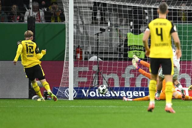 Soccer DFB Cup 2nd main round Eintracht Frankfurt Borussia Dortmund on 28 10 2025 at Deutsche Bank Park in Frankfurt Goal shot to 1 1 by Julian Brandt Dortmund DFL regulations prohibit any use of photographs as image sequences and or quasi video xJKx