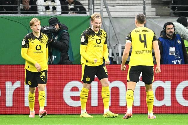 Soccer DFB Cup 2nd main round Eintracht Frankfurt Borussia Dortmund on 28 10 2025 at Deutsche Bank Park in Frankfurt Goal celebration to 1 1 by Julian Brandt Dortmund DFL regulations prohibit any use of photographs as image sequences and or quasi video xJKx