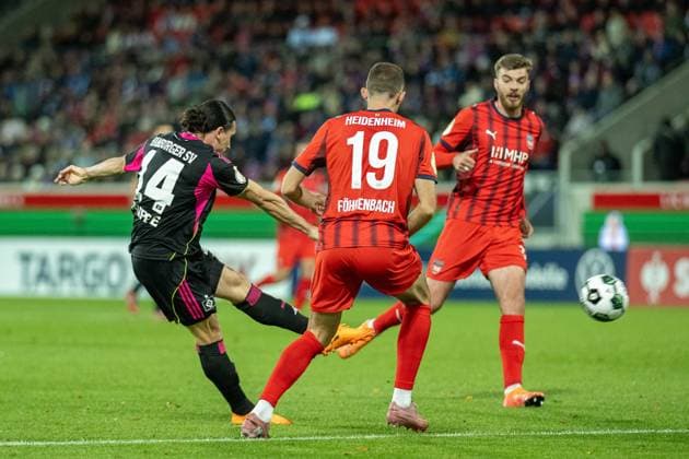 Rayan Philippe Hamburger SV, 14 , Jonas Foehrenbach FC Heidenheim, 19 , GER, 1 FC Heidenheim vs Hamburger SV, Football, DFB Pokal, 2 Round, Season 2025 2026, 28 10 2025, DFL DFB REGULATIONS PROHIBIT ANY USE OF PHOTOGRAPHS AS IMAGE SEQUENCES AND OR QUASI VIDEO, GER, 1 FC Heidenheim vs Hamburger SV, Football, DFB Cup, 2nd round, 2025 2026 season, 28 10 2025 Heidenheim Copyright: xEibner-Pressefotox EP_EER