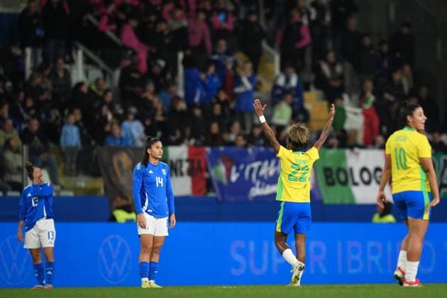 Brazil s Luany Vitoria Da Silva Rosa celebrates after scoring the 0-1 goal for his team during the International Friendly, Länderspiel, Nationalmannschaft women s soccer match between Italy and Brazil at Ennio Tardini Stadium in Parma, North Italy, Tuesday, October 28, 2025. Soccer  Copyright: xMassimoxPaolone LaPressex