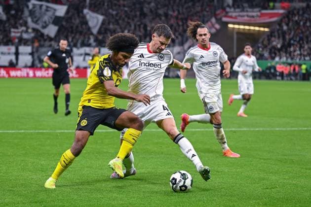 26 10 2025, Football, DFB Cup, 2 Round, Season 2025 2026, Eintracht Frankfurt Borussia Dortmund, Karim Adeyemi Borussia Dortmund , Robin Koch Eintracht Frankfurt xRHR PHOTO TKx Copyright: RHR-FOTOx RHR-FOTO TK