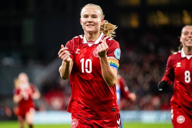 Denmark v Finland, UEFA Nations League Women, Copenhagen, Denmark Copenhagen, Denmark. 28th, October 2025. Pernille Harder (10) of Denmark scores for 2-0 on a penalty during the UEFA Nations League match between Denmark and Finland at Parken in Copenhagen. Denmark, Copenhagen  Copyright: xGonzalesxPhoto TobiasxJorgensenx