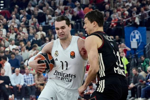 Turkish Airlines EuroLeague Basketball, FC Bayern Munich Basketball vs Real Madrid, Munich FC Bayern Basketball, Munich FC Bayern Basketball, Madrid Real Baloncesto, 2025 10 28 in Munich SAP Garden HEZONJA Mario Real Madrid Forward Nr 11 RMB11 , LUCIC Vladimir FC Bayern Munich Basketball Forward Nr11 BAY11 sportworld München SAP Garden Bayern Deutschland