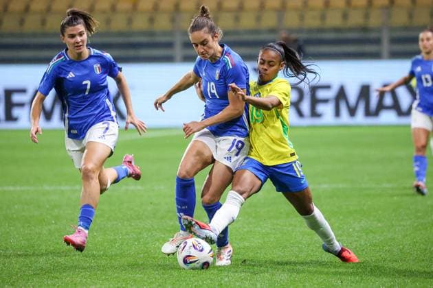 CALCIO - Amichevole - Italy Women vs Brazil Women Taina Jose Lopes and Martina Lenzini during Italy Women vs Brazil Women, Friendly football match in Parma, Italy, October 28 2025 Parma Italy  Copyright: xIPAxSport ABACAx