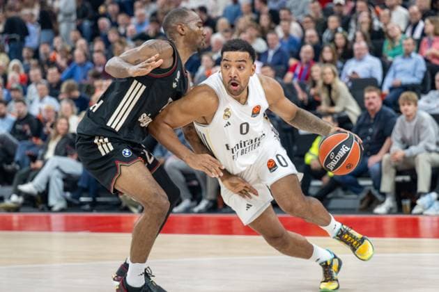 Isiaha Mike 22 FC Bayern Basketball in duel with Trey Lyles 0 Real Madrid , FC Bayern Basketball vs Real Madrid, EuroLeague 7 Matchday, 28 10 2025 Munich Bavaria Germany Copyright: xkolbert-press UlrichxGamelx