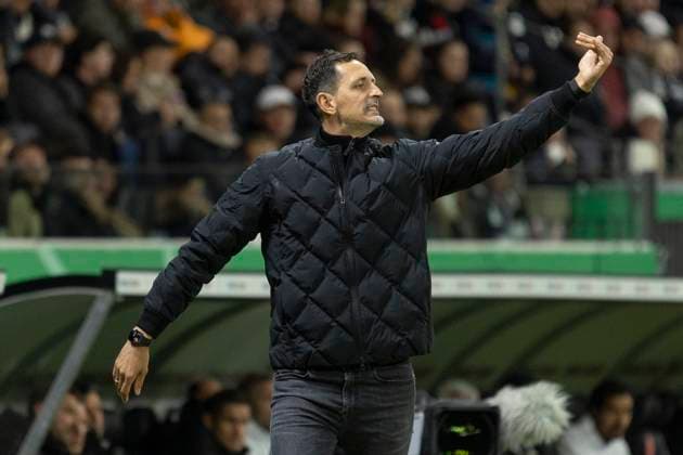 Dino Toppmöller (Trainer Eintracht Frankfurt) gestikuliert, Eintracht Frankfurt - Borussia Dortmund, Frankfurt, Deutsche Bank Park, 28.10.2025 Hessen DE Copyright: xBEAUTIFULxSPORTS Gawlikx