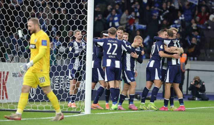 4 v r Jon Dagur Thorsteinsson cheers after 3 0 joy emotion jubilation sport soccer soccer DFB Pokal 2 round men season 2025 2026 28 10 2025 Hertha BSC Berlin vs SV Elversberg DFL regulations prohibit any use of photographs as image sequences and or quasi video