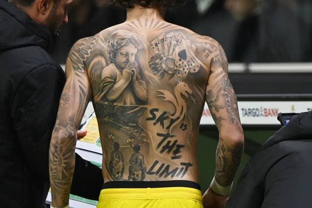 28.10.2025, xjrdrx, Fussball DFB Pokal 2.Runde, Eintracht Frankfurt - Borussia Dortmund v.l. Fabio Silva (Borussia Dortmund) Tattoos Tattoo (DFL DFB REGULATIONS PROHIBIT ANY USE OF PHOTOGRAPHS as IMAGE SEQUENCES and or QUASI-VIDEO) Frankfurt am Main *** 28 10 2025, xjrdrx, Fußball DFB Pokal 2 Runde, Eintracht Frankfurt Borussia Dortmund v l Fabio Silva Borussia Dortmund Tattoos Tattoo DFL DFB REGULATIONS PROHIBIT ANY USE OF PHOTOGRAPHS as IMAGE SEQUENCES and or QUASI VIDEO Frankfurt am Main