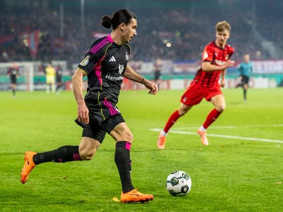 Rayan Philippe Hamburger SV, 14 on the ball, GER, 1 FC Heidenheim vs Hamburger SV, Football, DFB Pokal, Season 2025 2026, 28 10 2025, DFB DFL regulations prohibit any use of photographs as image sequences and or quasi video GER, 1 FC Heidenheim vs Hamburger SV, Football, DFB Pokal, Season 2025 2026, 28 10 2025 Heidenheim Copyright: xMichaelxSchmidt Eibner-Pressefotx EP_MST