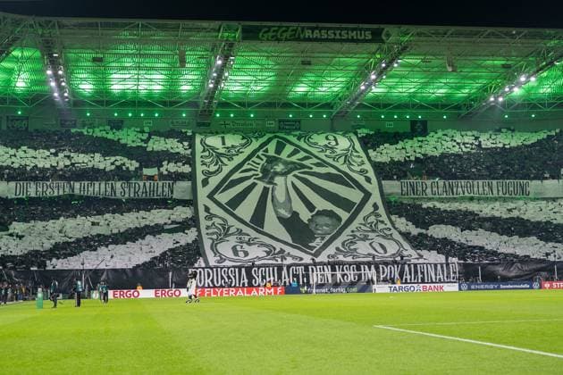 28 10 2025, Football DFB Cup, season 2025 2026, 2nd round, Borussia Moenchengladbach vs Karlsruher SC at Borussia Park in Moenchengladbach Choreo of the Borussia fans in the north curve Important note According to the regulations of the DFL German Football League and the DFB German Football Association, it is prohibited, to utilize or have utilized photographs taken in the stadium and or of the match in the form of sequential images and or video-like photo series Foto Kirchner Media Thomas Haesler Copyright: xKirchner-Media ThomasxHaeslerx