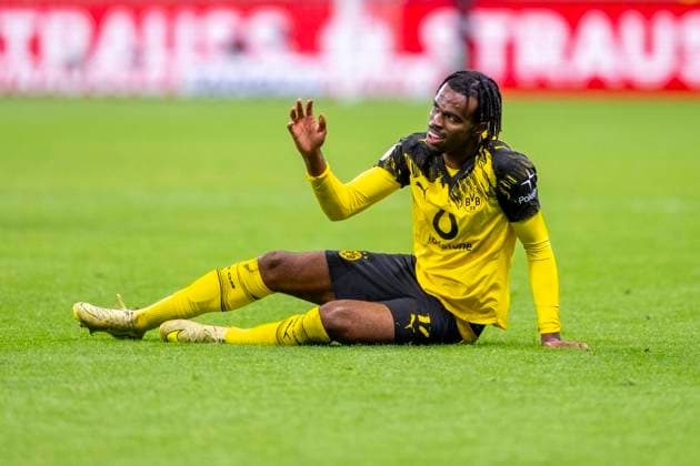 28 10 2025 Football DFB Cup, 2nd round Eintracht Frankfurt Borussia Dortmund at Deutsche Bank Park Carney Chukwuemeka Borussia Dortmund sitting on the pitch IMPORTANT NOTE In accordance with the regulations of the DFL and the DFB, it is prohibited to use or have used photographs taken in the stadium and or of the match in the form of sequential images and or video-like photo series Copyright: xDavidxInderliedx