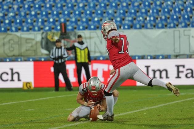 AMERICAN FOOTBALL - IFAF EC, AUT vs FIN KREFELD,GERMANY,28.OCT.25 - AMERICAN FOOTBALL - IFAF European Championship, EM, Europameisterschaft gold medal game, final, Austria vs Finland. Image shows Oskar Herz (AUT).  GEPAxpictures xDavidxBitzan