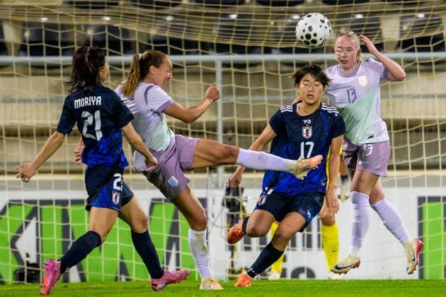 251028 Marit Bratberg Lund and Thea Bjelde of Norway and Miyabi Moariya and Maika Hamano of Japan during the international friendly football match between Norway and Japan on October 28, 2025 in La Linea Photo Ludvig Thunman BILDBYRAN code LT LT0742 fotboll football soccer fotball norge norway japan dam bbeng privatlandskamp international friendly träningsmatch landskamp  Copyright: LUDVIGxTHUNMAN BB251028LT106