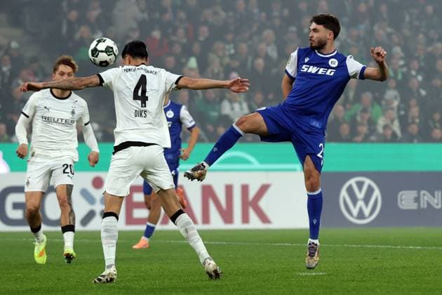 Football, DFB Cup, Borussia Mönchengladbach - Karlsruher SC