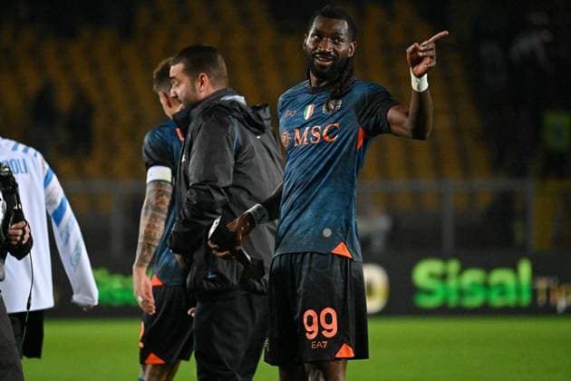 Frank Anguissa (SSC Napoli) celebrates after the victory during US Lecce vs SSC Napoli, Italian soccer Serie A match in Lecce, Italy, October 28 2025  Copyright: xPasqualexGolia IPAxSportx xipa-agency.netx xx IPA_67192356 IPA_Agency_IPA67192356
