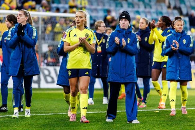 251028 Smilla Holmberg and Anna Sandberg of Sweden after the Women s Nations League semifinal between Sweden and Spain on October 28, 2025 in Gothenburg Photo Michael Erichsen BILDBYRAN COP 89 MI0896 fotboll football soccer fotball nations league uefa womens nations league semifinal semifinals sverige sweden spanien spain dam bbeng  Copyright: MICHAELxERICHSEN BB251028MI065
