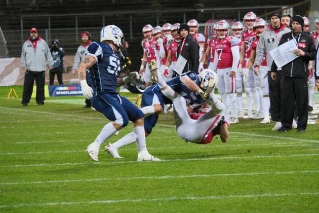 28 10 2025 xkhx Krefeld Grotenburg Stadion American Football European Championship 2025 Austria Finland Final Johannes SChütz 4, Aut keeps his nerve and the ball