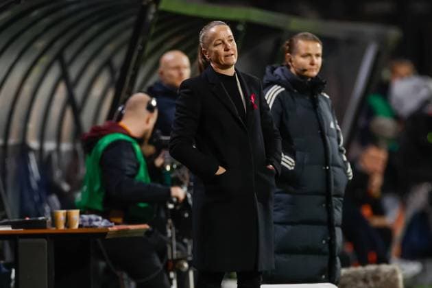 Head coach Casey Stoney of Canada looks on Netherlands v Canada, Women s International Friendly, Länderspiel, Nationalmannschaft Netherlands v Canada, McDOS Goffertstadion, October 28, 2025, Nijmegen, Netherlands.