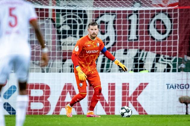 Football, Season 2025 2026, DFB Pokal, WWK Arena Augsburg, 2 Round, FC Augsburg VfL Bochum, 28 10 2025 28 10 2025, Football, Season 2025 2026, DFB Pokal, WWK Arena Augsburg, 2 Round, FC Augsburg VfL Bochum, 1 Timo Horn VfL Bochum Photo Lucca Fundel Augsburg WWK Arena Bayern Germany