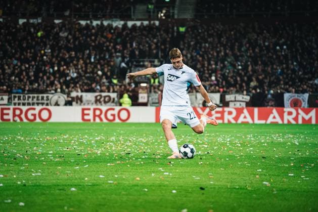 DFB Pokal St Pauli vs TSG Hoffenheim, 28 10 2025 HAMBURG, GERMANY OCTOBER 28 Alexander Prass TSG Hoffenheim, 22 shoots the ball during the DFB Pokal match between DFB Pokal St Pauli vs TSG Hoffenheim at Millerntor Stadion on round 2 of the DFB Pokal on October 28, 2025 in Hamburg, Germany DFL REGULATIONS PROHIBIT ANY USE OF PHOTOGRAPHS AS IMAGE SEQUENCES AND OR QUASI VIDEO Copyright: xBEAUTIFULxSPORTS Tonhäuserx
