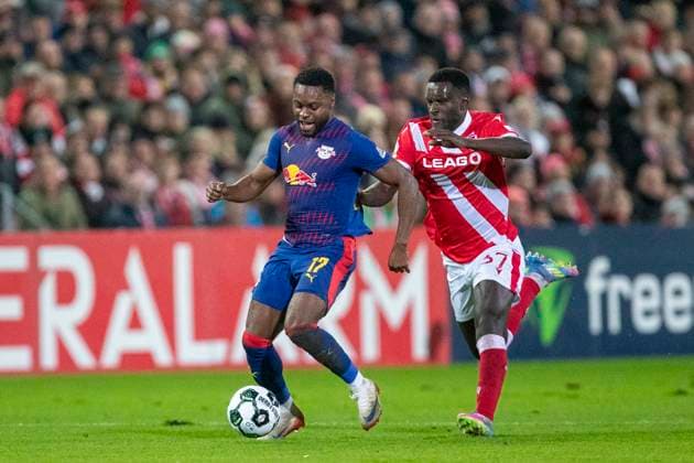 GER, Cottbus, Soccer, DFB Cup, 2nd main round, FC Energie Cottbus vs RB Leipzig in the picture from l Ridle Baku RB Leipzig 17 , Merveille Biankadi FC Energie Cottbus 37 , duel 28 10 2025, LEAG Energie Stadion Cottbus DFB REGULATIONS PROHIBIT ANY USE OF PHOTOGRAPHS AS IMAGE SEQUENCES AND OR QUASI VIDEO, Copyright: HMBxMedia PaulxFritz