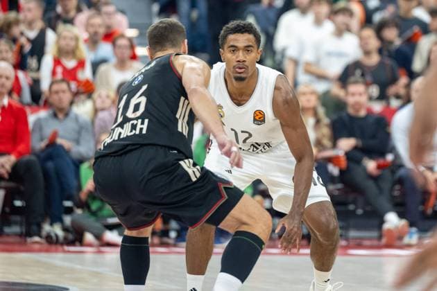 Theo Maledon 12 Real Madrid in a duel with Stefan Jovic 16 FC Bayern Basketball , FC Bayern Basketball vs Real Madrid, EuroLeague 7 Matchday, 28 10 2025 Munich Bavaria Germany Copyright: xkolbert-press UlrichxGamelx