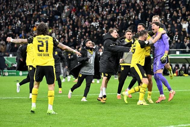 Soccer DFB Cup 2nd main round Eintracht Frankfurt Borussia Dortmund on 28 10 2025 at Deutsche Bank Park in Frankfurt Dortmund celebrate the victory DFL regulations prohibit any use of photographs as image sequences and or quasi video xJKx