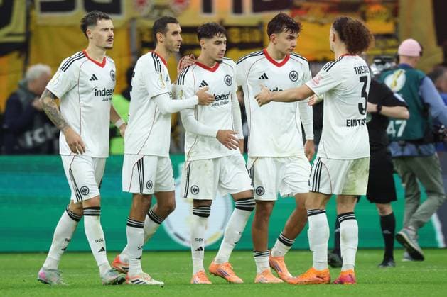 Eintracht Frankfurt Borussia Dortmund, DFB Cup From left Robin Koch Eintracht Frankfurt, 4 , Ellyes Skhiri Eintracht Frankfurt, 15 , Fares Chaibi Eintracht Frankfurt, 8 , Can Uzun Eintracht Frankfurt, 42 and Arthur Theate Eintracht Frankfurt, 3 after the last missed penalty DFB Cup match between Eintracht Frankfurt and Borussia Dortmund on October 28, 2025 at Deutsche Bank Park in Frankfurt am Main , Frankfurt am Main Hessen Germany Deutsche Bank Park