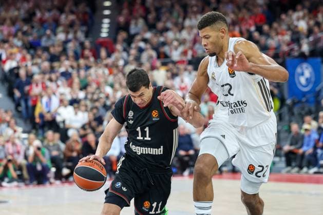 Vladimir Lucic FC Bayern Basketball, 11 with Walter Tavares Real Madrid, 22 , GER, FC Bayern Basketball vs Real Madrid, Basketball, Euroleague, Matchday 7, Season 2025 2026, 28 10 2025, GER, FC Bayern Basketball vs Real Madrid, Basketball, Euroleague, Matchday 7, Season 2025 2026, 28 10 2025 Munich Copyright: xEibner-Pressefoto JennixMaulx EP_JML