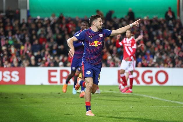 28 10 2025, xtgx, Fußball DFB Pokal 2 Runde, FC Energie Cottbus RB Leipzig emspor, v l Christoph Baumgartner Leipzig, 14 Jubel, Torjubel, jubelt ueber das Tor, celebrate the goal, celebration DFL DFB REGULATIONS PROHIBIT ANY USE OF PHOTOGRAPHS as IMAGE SEQUENCES and or QUASI VIDEO Cottbus