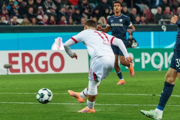 Ismael Gharbi 11 FC Augsburg with a shot on goal, FC Augsburg vs VfL Bochum 1848, Football, Men, DFL, DFB Pokal, Season 2025 2026, WWK Arena, Second round, 28 10 2025 Augsburg Bayern Germany Copyright: xkolbert-press MartinxAgüerax