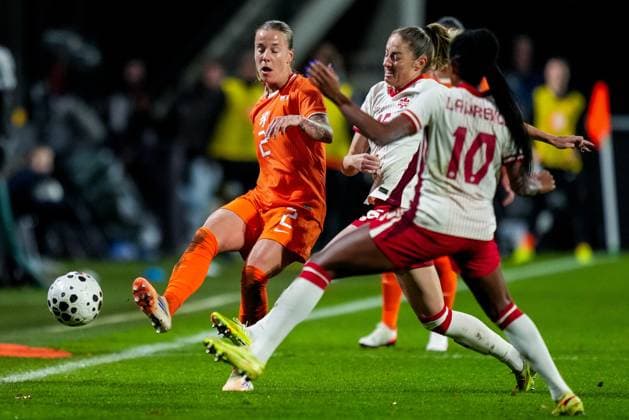 NIJMEGEN , 28-10-2025 , Goffertstadion , season 2025 2026 , Friendly football , match between Netherlands and Canada (women) , picture shows Netherlands player Lynn Wilms passes the ball Netherlands - Canada women (women, friendly)  x31740041x Copyright:
