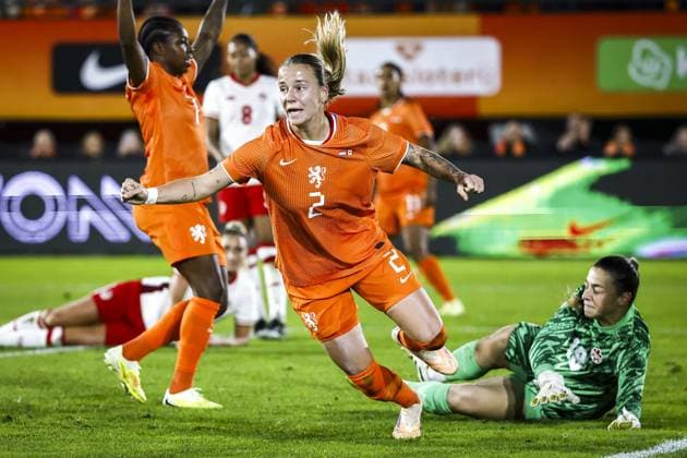 NIJMEGEN - Lynn Wilms of the Netherlands after scoring the 1-0 during the friendly match between the Netherlands and Canada at the Goffert Stadium on October 28, 2025, in Nijmegen, Netherlands. ANP VINCENT JANNINK xVIxANPxSportx xxANPxIVx 540577979 originalFilename: 540577979.jpg