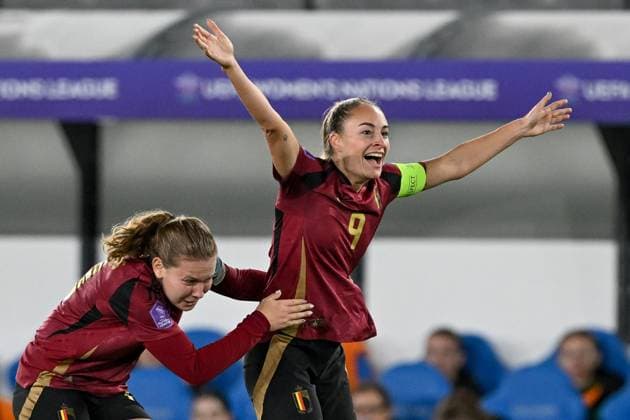 BELGIUM VS IRELAND Tessa Wullaert (9) of Belgium celebrates with Jarne Teulings (19) of Belgium after scoring the 2-0 goal during a women football game between the national teams of the republic of Ireland and Belgium, called the Red Flames for the second leg of the Promotion relegation play-off in the Uefa Womens Nations League 2025, on Tuesday 28 October 2025 in Leuven , BELGIUM . Photo Sportpix David Catry Leuven King Power Stadium BELGIUM  Copyright: xSportpix.bex xDavidxCatryxDavidxCatryx