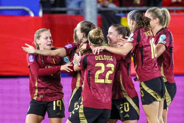 251028 BELGIUM VS IRELAND Belgian players celebrating the second goal of Tessa Wullaert (9) of Belgium (2-0) during a female soccer match between women™s national teams of Belgium, called Red Flames and Ireland, 2025-2026 season of UEFA Women™s Nations League Promotion relegation play-off , on Tuesday 28 October 2025, in Leuven, BELGIUM . PHOTO SPORTPIX Sevil OKTEM LEUVEN DEN DREEF Vlaams-Brabant Belgium  Copyright: xSportpix.bex xSevilxOktemxSevilxOktemx
