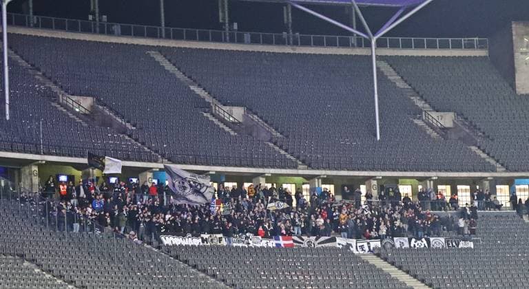 28 10 2025, xmohx, Soccer DFB Pokal 2 Round, Hertha BSC Berlin SV Elversberg v l Elversberg Fans in Berlin DFL DFB REGULATIONS PROHIBIT ANY USE OF PHOTOGRAPHS as IMAGE SEQUENCES and or QUASI VIDEO Berlin