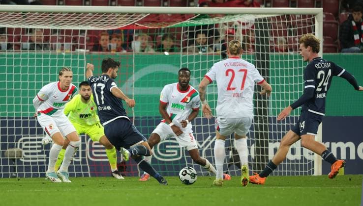 28 10 2024, DFB Pokal 2 round, FC Augsburg vs VfL Bochum, WWK Arena Augsburg, Soccer, Sport, in the picture goal to 0 1 by Gerrit Holtmann VfL Bochum