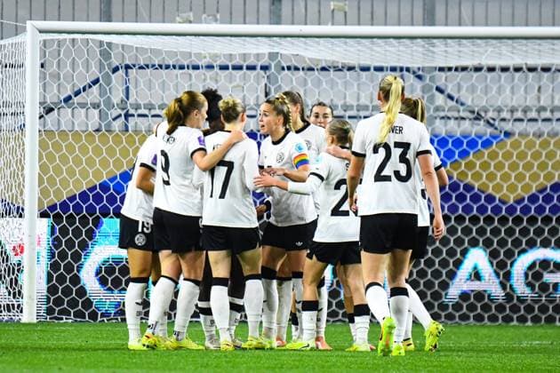 FOOTBALL : France Feminine vs Allemagne Feminine - Ligue des nations - Demi Finale retour - 28 10 2025 Joie des joueurs de l™equipe d™Allemagne aprÃ s le but de Nicole Anyomi (Allemagne) CaenFrance  Copyright: xBaptistexAutissierx