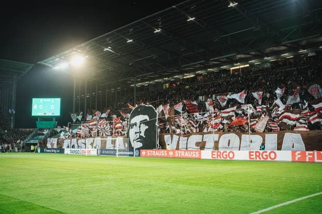 HAMBURG, GERMANY - OCTOBER 28: Choreo before the DFB-Pokal match between DFB-Pokal: St. Pauli vs. TSG Hoffenheim at Millerntor-Stadion on round 2 of the DFB-Pokal on October 28, 2025 in Hamburg, Germany. DFL REGULATIONS PROHIBIT ANY USE OF PHOTOGRAPHS AS IMAGE SEQUENCES AND OR QUASI-VIDEO. Hamburg Germany Copyright: xBEAUTIFULxSPORTS Tonhäuserx