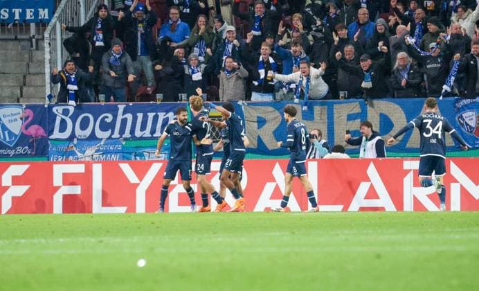 Germany DFB Cup 2025 26, 2nd round FC Augsburg vs VfL Bochum WWK Arena Augsburg Gerrit Holtmann, VfL Bochum, 17 Goal celebration for 0 1 for Bochum Augsburg WWK Arena Bayern Germany Copyright: xBenedictxChristx