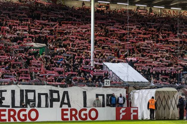 GER, DFB Pokal, 2 Round, FC Energie Cottbus RB Leipzig 28 10 2025, LEAG Energie Stadion, Cottbus, GER, DFB Pokal, 2 Round, FC Energie Cottbus RB Leipzig Fanblock von FC Energie Cottbus Â nordphotoxGmbHxx xAlexanderxTrienitz nph00051