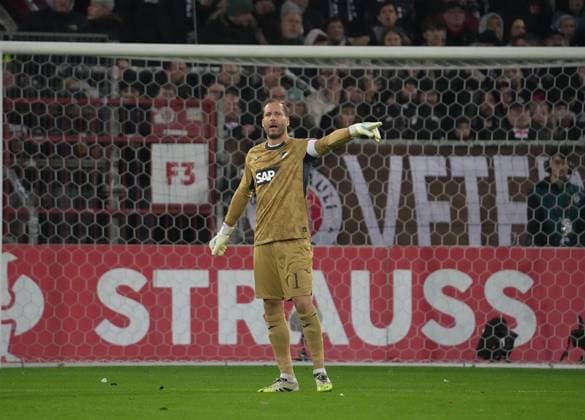 GER, DFB Pokal, FC St Pauli vs TSG Hoffenheim 28 10 2025, Millerntor Stadion, Hamburg, GER, DFB Pokal, FC St Pauli vs TSG Hoffenheim , in picture goalkeeper Oliver Baumann Hoffenheim nordphotoxGmbHx xBratic nph00250