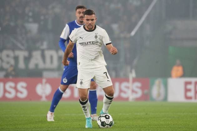 Mönchengladbach, Germany 28 October 2025 DFB Pokal 2025 2026 Borussia Mönchengladbach vs Karlsruher SC In the picture Kevin Stöger Stoeger BMG DFB regulations prohibit any use of photographs as image sequences and or quasi video Borussia Park Nordrhein Westfalen Copyright: xFotostandx xvanxderxVeldenx