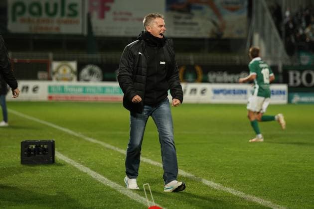 Soccer I Men I Season 2025 2026 I Regionalliga Nord I 16 Matchday I VfB Lübeck FC St Pauli II I 28 10 2025 Karsten Neitzel Coach, FC St Pauli II Lübeck Stadion an der Lohmühle Schleswig Holstein Germany Copyright: xLobeca VivianxPfaffx