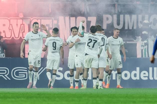 Sport, Soccer, DFB Pokal Season 2025 2026 2 Round Borussia Mönchengladbach Karlsruher SC 28 10 2025, BORUSSIA PARK Goal celebration Borussia Mönchengladbach after the goal to 2 0 by Nico Elvedi Borussia Mönchengladbach, 30 Mönchengladbach BORUSSIA PARK North Rhine-Westphalia Germany